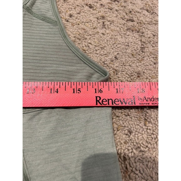 LULULEMON size 4/6? Green tank racerback top Cross-back Loose Fit E23 - Picture 5 of 6